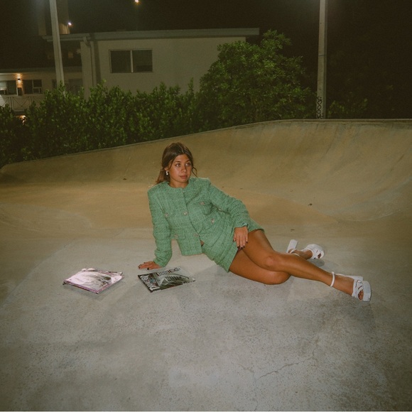 Meet your Posher, Kitham - Picture 1 of 1